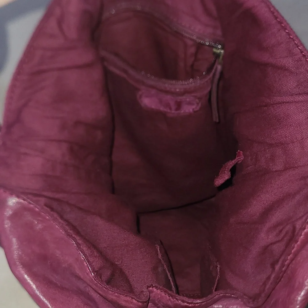 Frye and Co. Greta hobo bag in Berry